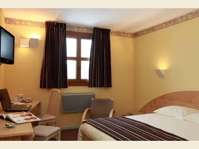 Logis Le Luth Mirecourt Exterior foto